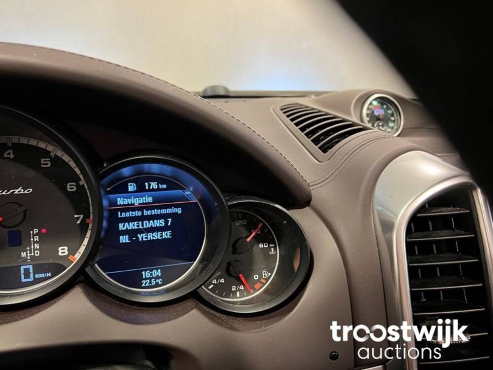 Porsche Cayenne Turbo 4.8 V8 500PS Sport-Design 2013 Sport-Chrono, 7-XRX-90