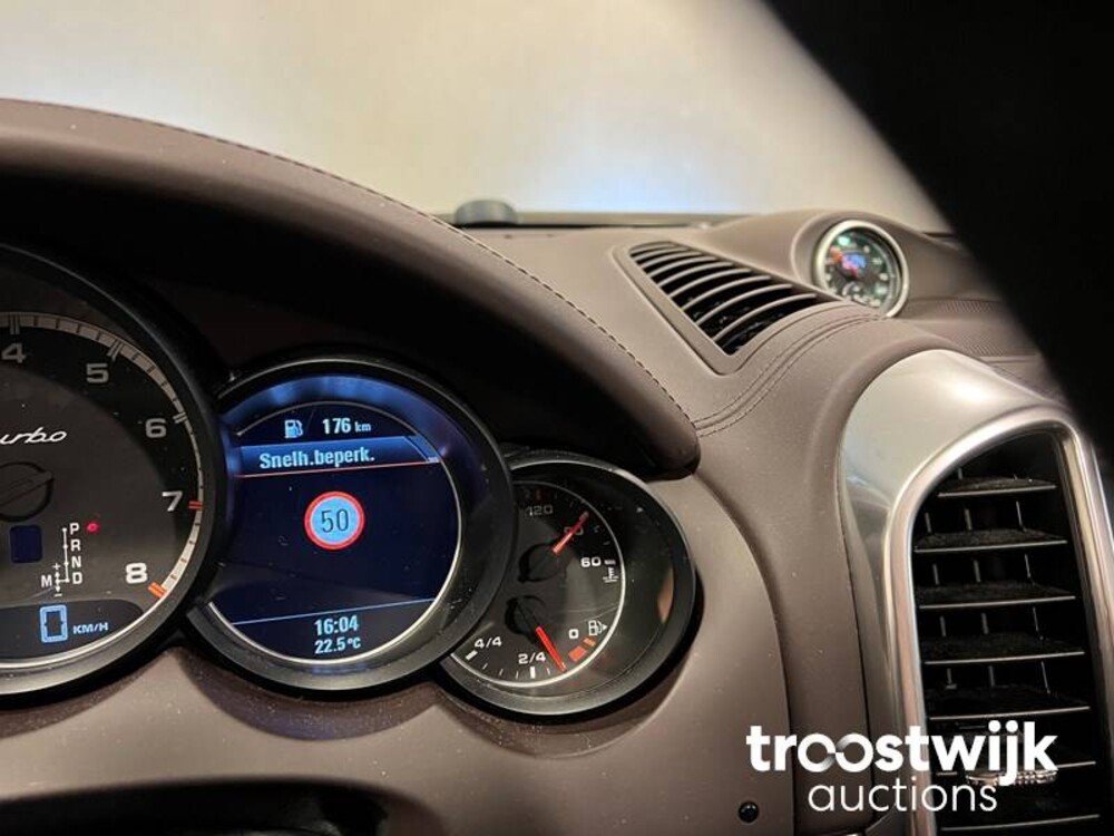 Porsche Cayenne Turbo 4.8 V8 500PS Sport-Design 2013 Sport-Chrono, 7-XRX-90