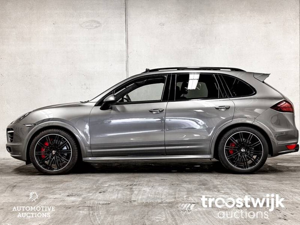 Porsche Cayenne Turbo 4.8 V8 500PS Sport-Design 2013 Sport-Chrono, 7-XRX-90