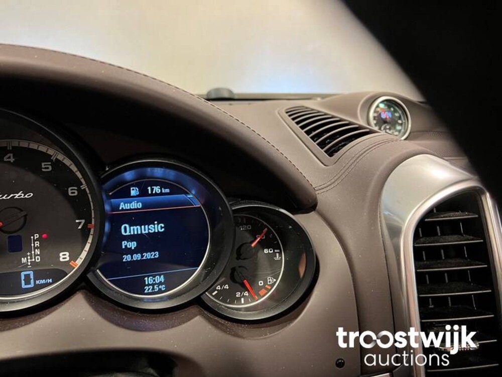 Porsche Cayenne Turbo 4.8 V8 500PS Sport-Design 2013 Sport-Chrono, 7-XRX-90