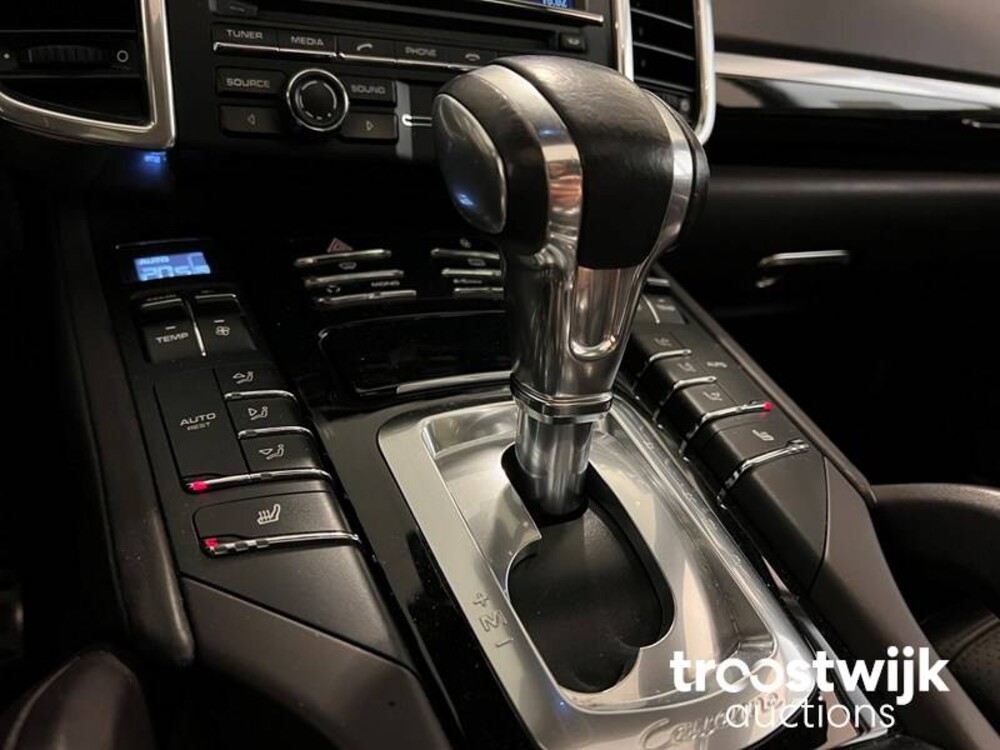 Porsche Cayenne Turbo 4.8 V8 500PS Sport-Design 2013 Sport-Chrono, 7-XRX-90