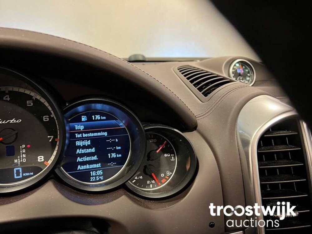 Porsche Cayenne Turbo 4.8 V8 500PS Sport-Design 2013 Sport-Chrono, 7-XRX-90