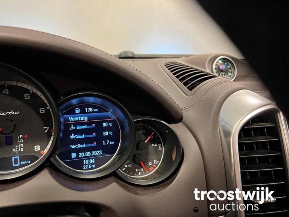 Porsche Cayenne Turbo 4.8 V8 500PS Sport-Design 2013 Sport-Chrono, 7-XRX-90