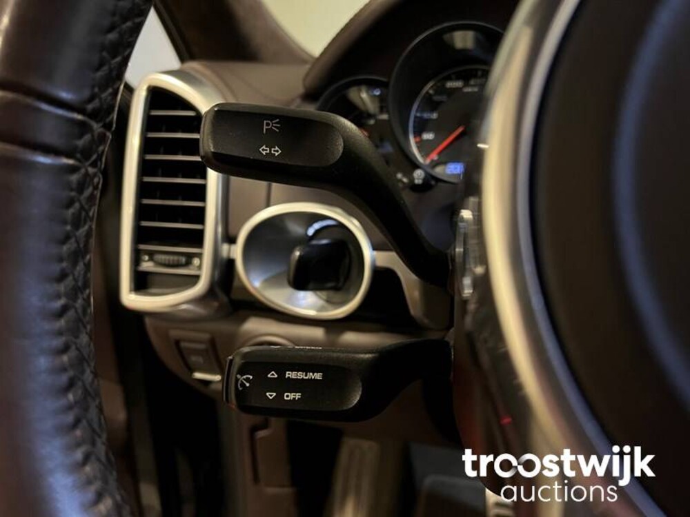 Porsche Cayenne Turbo 4.8 V8 500PS Sport-Design 2013 Sport-Chrono, 7-XRX-90
