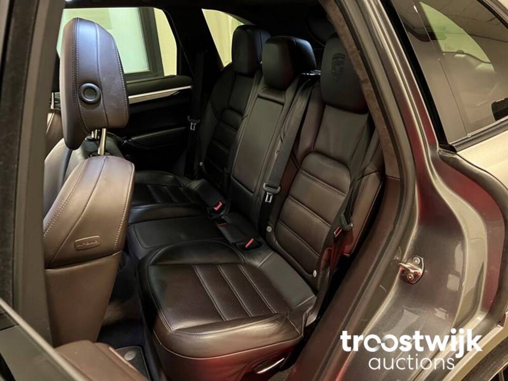 Porsche Cayenne Turbo 4.8 V8 500PS Sport-Design 2013 Sport-Chrono, 7-XRX-90