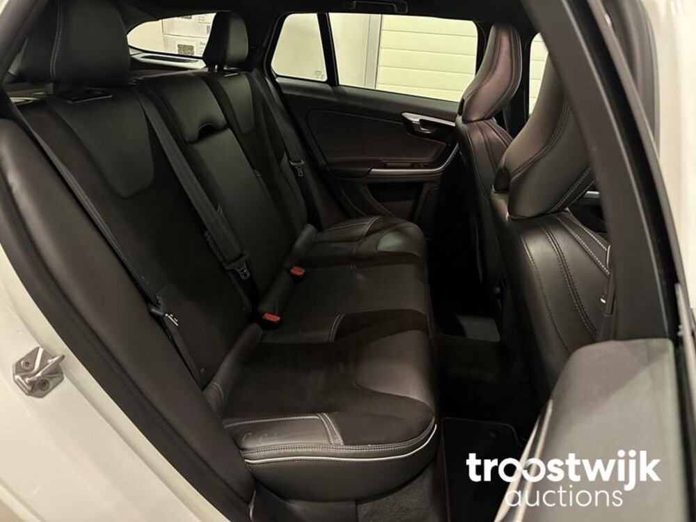 Volvo V60 Business Sport 2.0 D4 190PS 2018 -Orig. NL-, TL-707-B