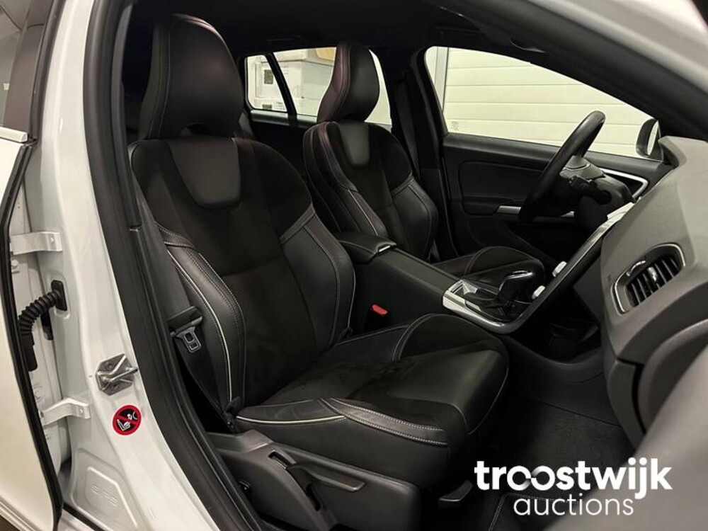 Volvo V60 Business Sport 2.0 D4 190PS 2018 -Orig. NL-, TL-707-B