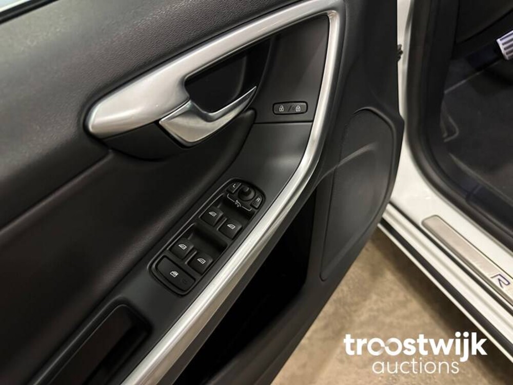 Volvo V60 Business Sport 2.0 D4 190PS 2018 -Orig. NL-, TL-707-B