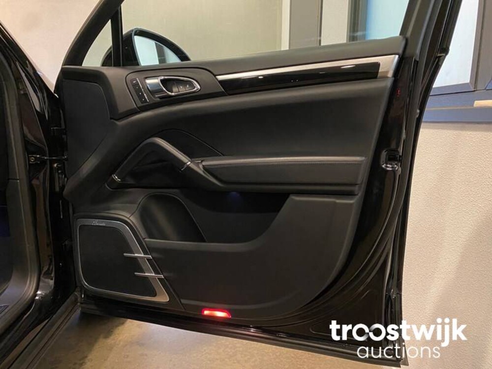 Porsche Cayenne S E-Hybrid 3.0 V6 Sport Chrono 416pk 2015 -Orig NL-, HF-254-S