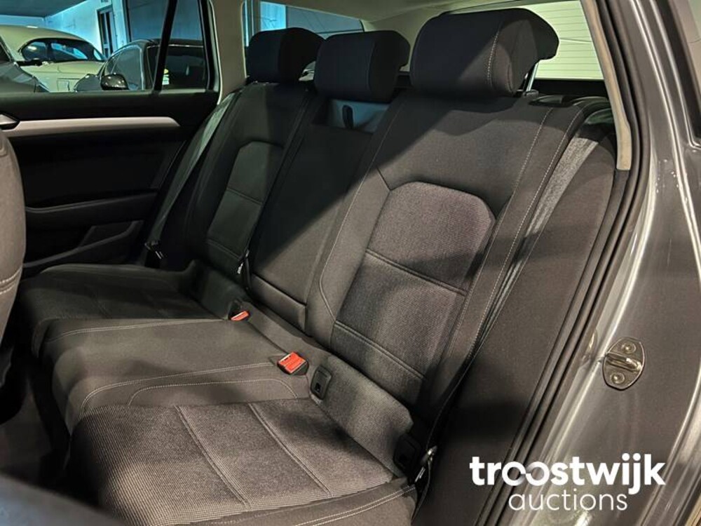 Volkswagen Passat Variant 1.6 TDI DSG Comfortline Business 120PS 2018 -Orig. NL-, RN-337-T