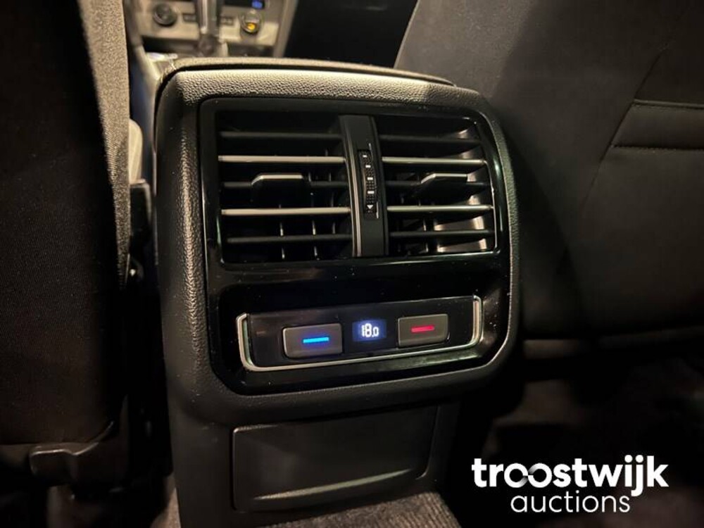 Volkswagen Passat Variant 1.6 TDI DSG Comfortline Business 120PS 2018 -Orig. NL-, RN-337-T