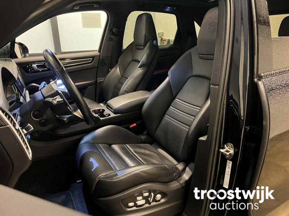 Porsche Cayenne E-Hybrid 3.0 V6 Sport-Chrono 462PS 2018 -Orig. NL-, TD-052-B