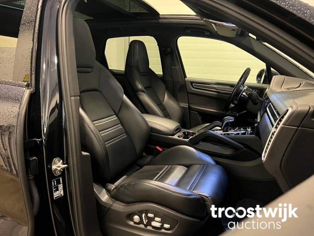 Porsche Cayenne E-Hybrid 3.0 V6 Sport-Chrono 462PS 2018 -Orig. NL-, TD-052-B