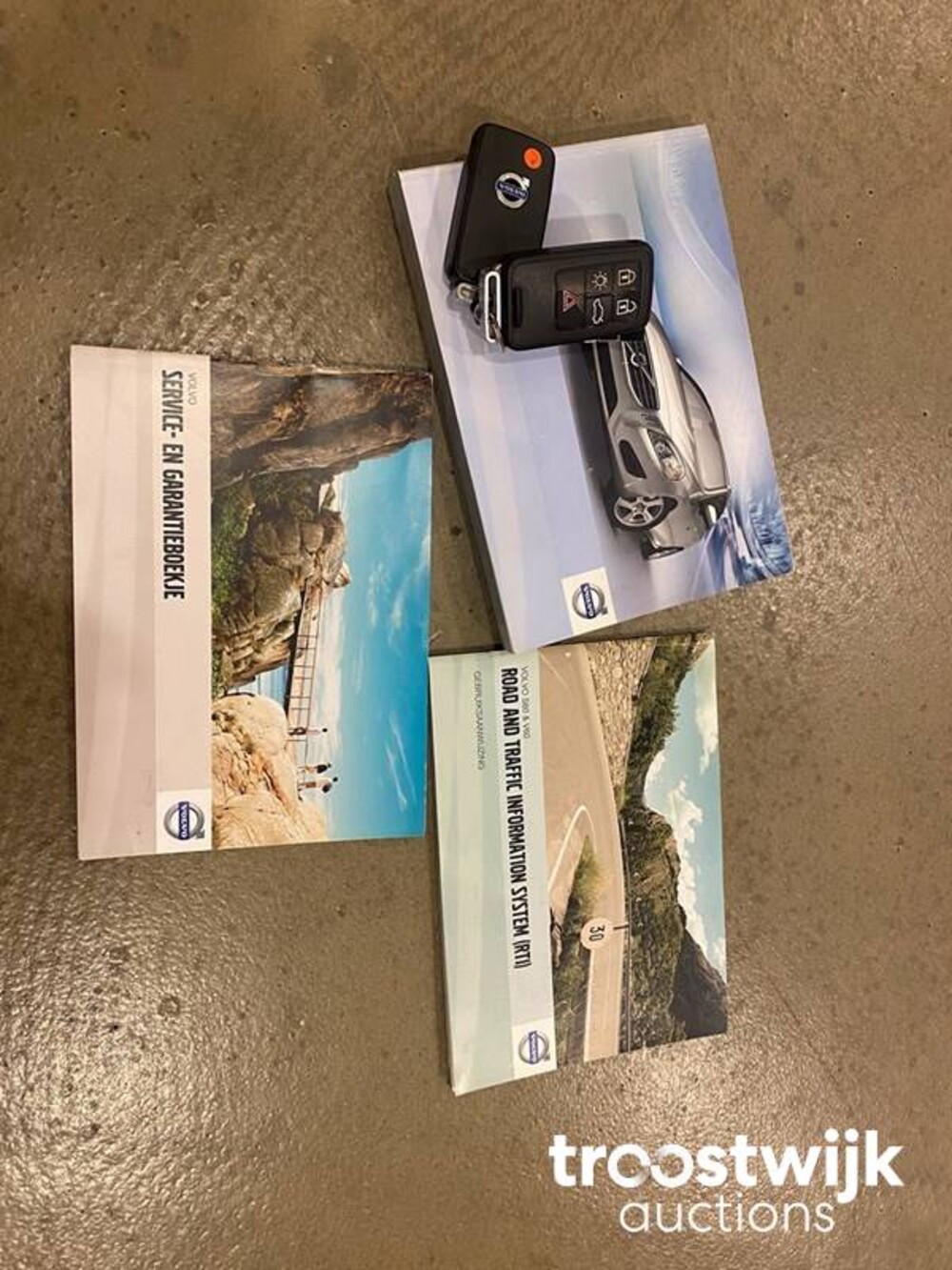 Volvo V60 2.0 D3 5-Cilinder Momentum 163 PS 2011, 10-XRX-7