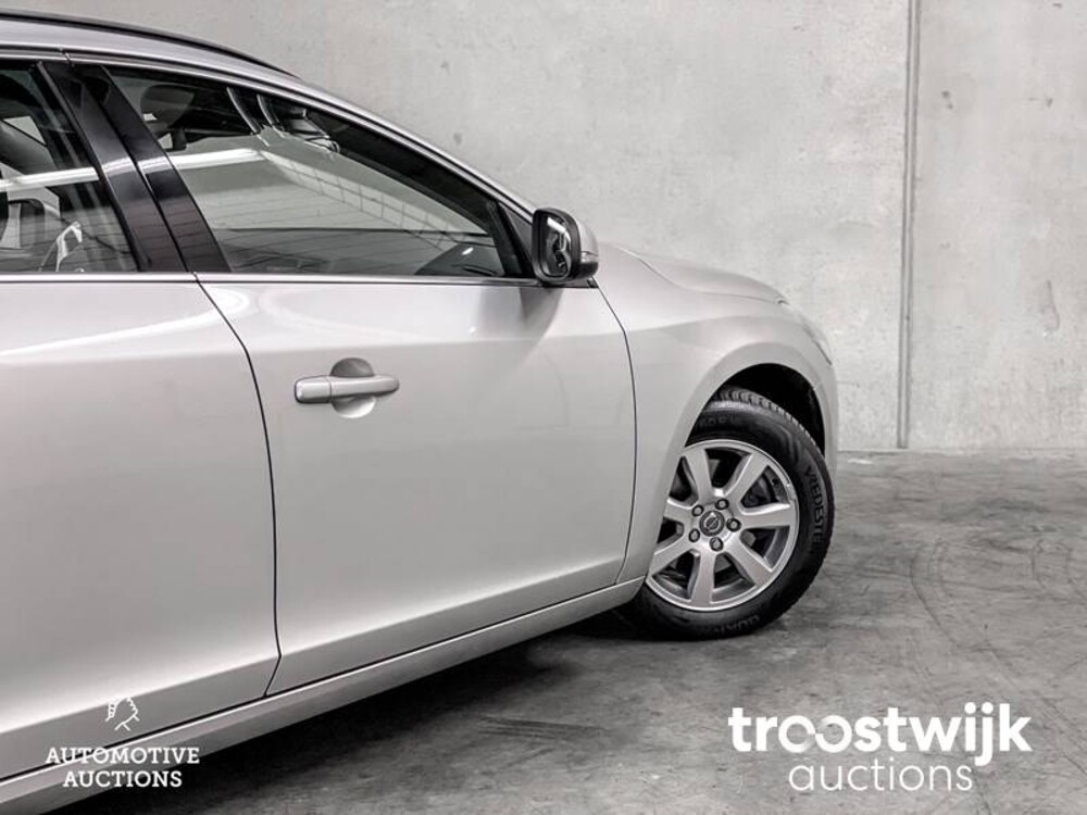 Volvo V60 2.0 D3 5-Cilinder Momentum 163 PS 2011, 10-XRX-7