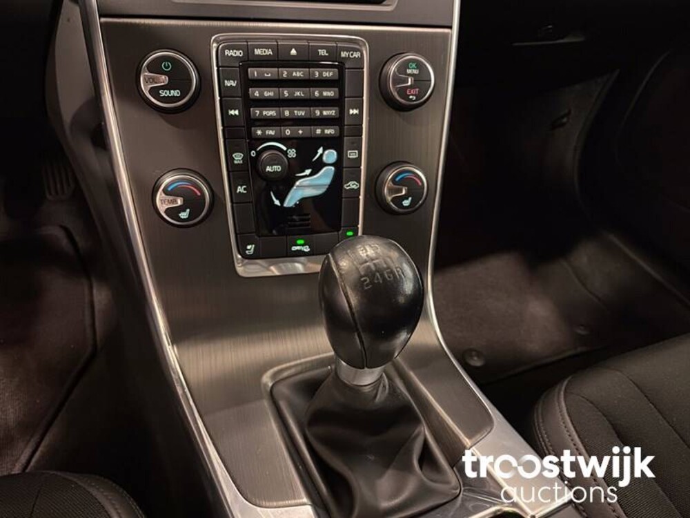 Volvo V60 2.0 D3 5-Cilinder Momentum 163 PS 2011, 10-XRX-7