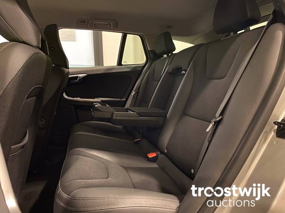 Volvo V60 2.0 D3 5-Cilinder Momentum 163 PS 2011, 10-XRX-7