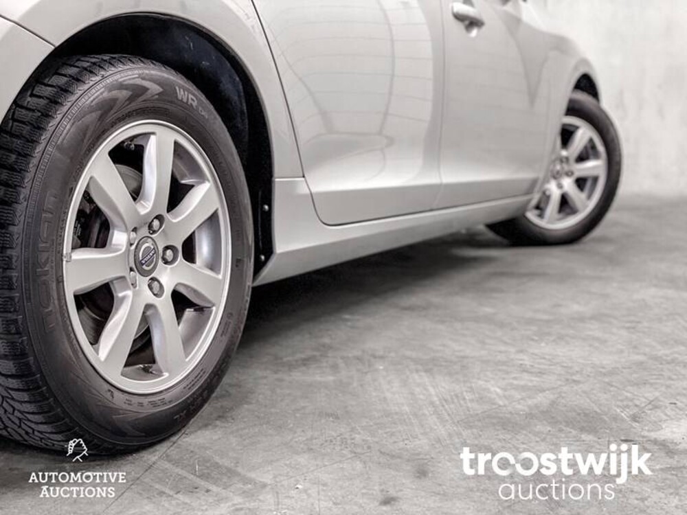 Volvo V60 2.0 D3 5-Cilinder Momentum 163 PS 2011, 10-XRX-7
