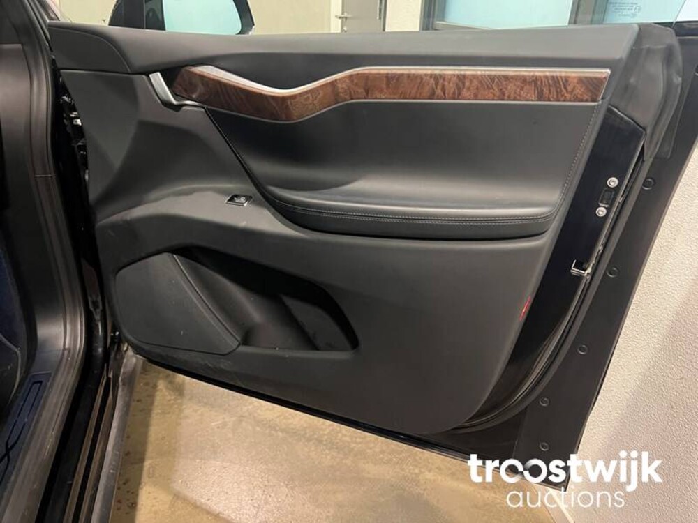 Tesla Model X 75d 6-Persoons 333hp 2017 -Orig. NL-, PT-595-K