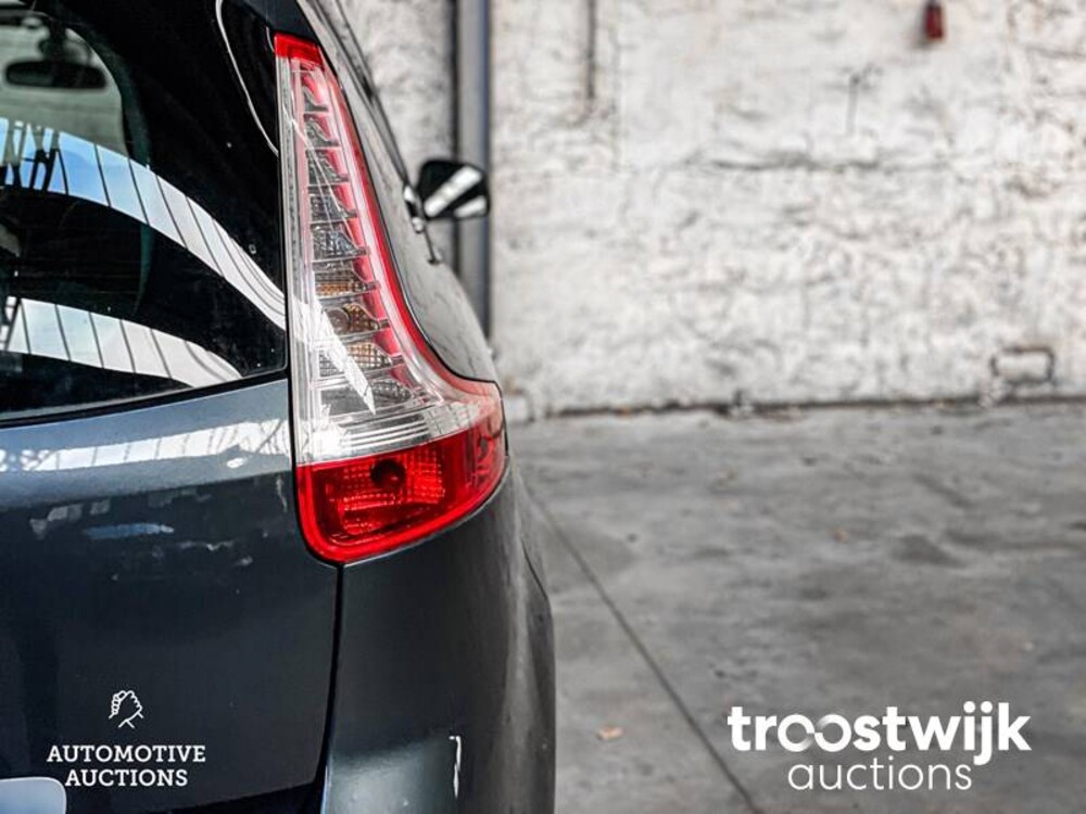 Renault Grand Scenic 1.4 TCe Bose 131pk 2011 -Orig. NL-, 02-RBX-8