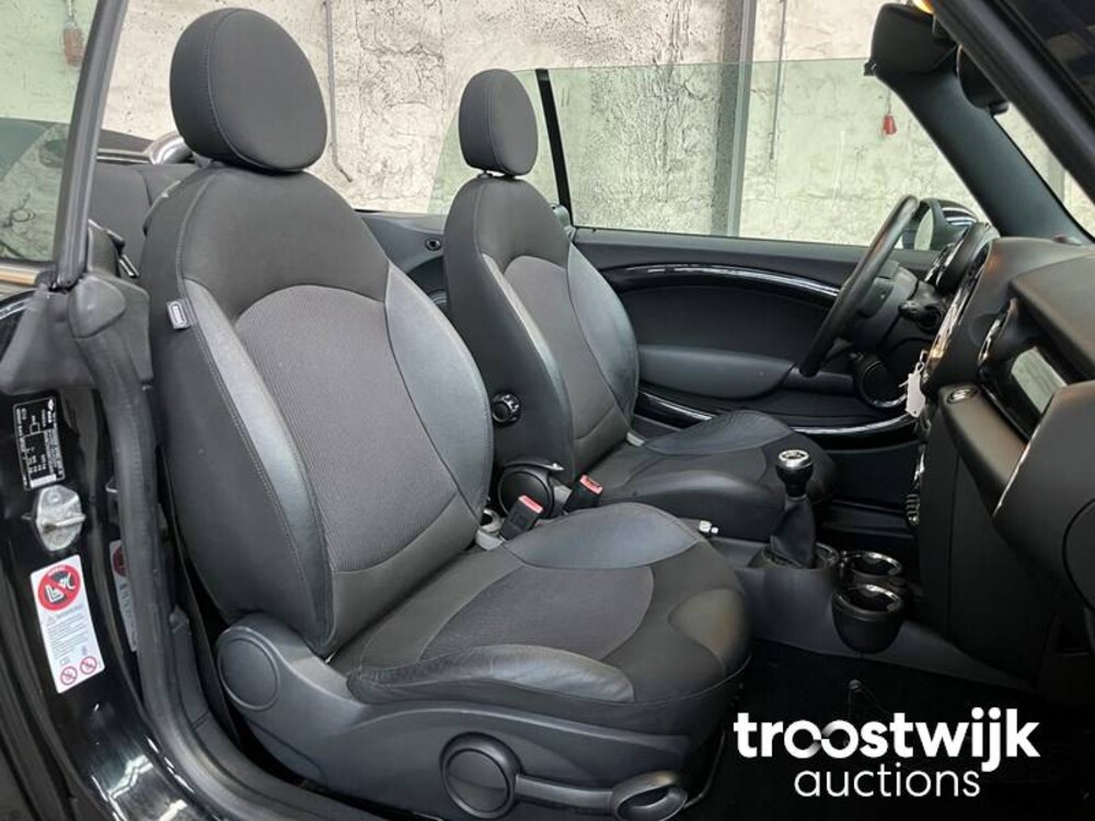 Mini Cooper Chili 1.6 Cabriolet Mini  122pk 2010, T-064-TG