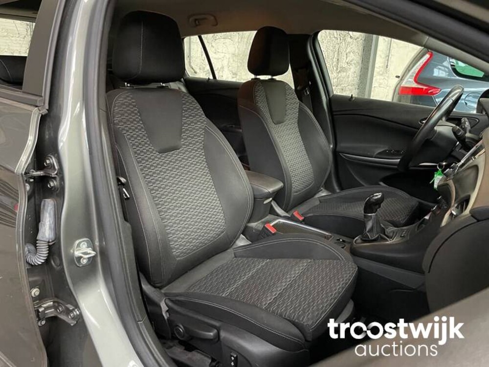 Opel Astra Sports Tourer 1.6 CDTI Business+ 110pk 2018 -Orig. NL-, TD-801-F