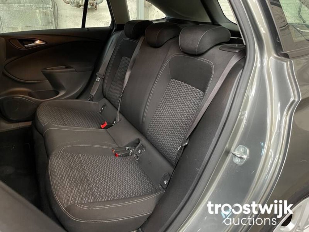 Opel Astra Sports Tourer 1.6 CDTI Business+ 110pk 2018 -Orig. NL-, TD-801-F