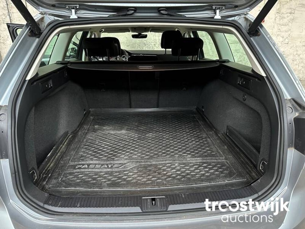 Volkswagen Passat Variant 2.0 TDI 150hp 2019 Orig. NL-, XS-538-K