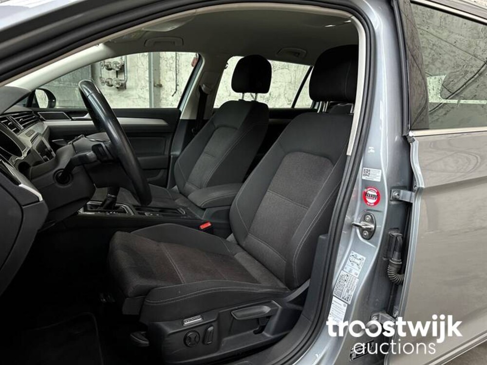 Volkswagen Passat Variant 2.0 TDI 150hp 2019 Orig. NL-, XS-538-K