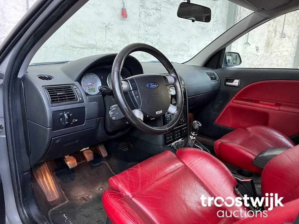 Ford Mondeo Wagon ST220 3.0 V6 226pk 2003, 44-TK-BR