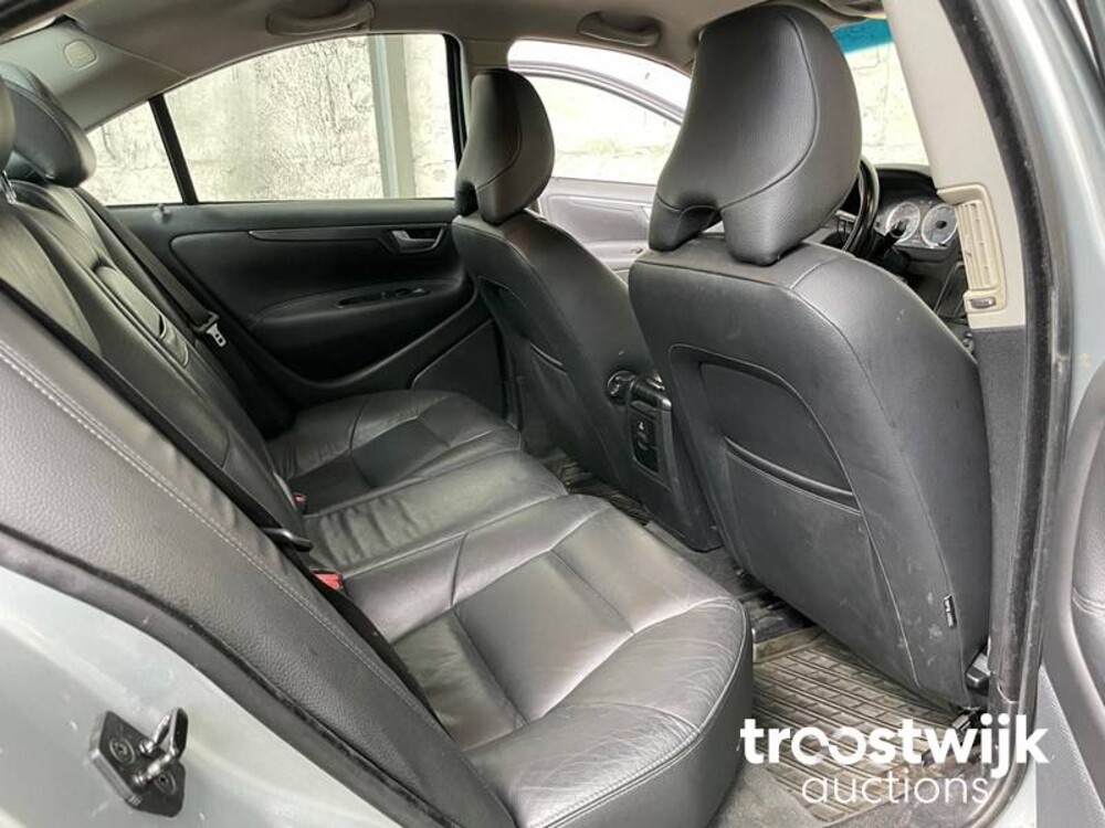 Volvo S60 2.4 Drivers Edition 140pk 2009 -Orig. NL-, 20-KGB-1