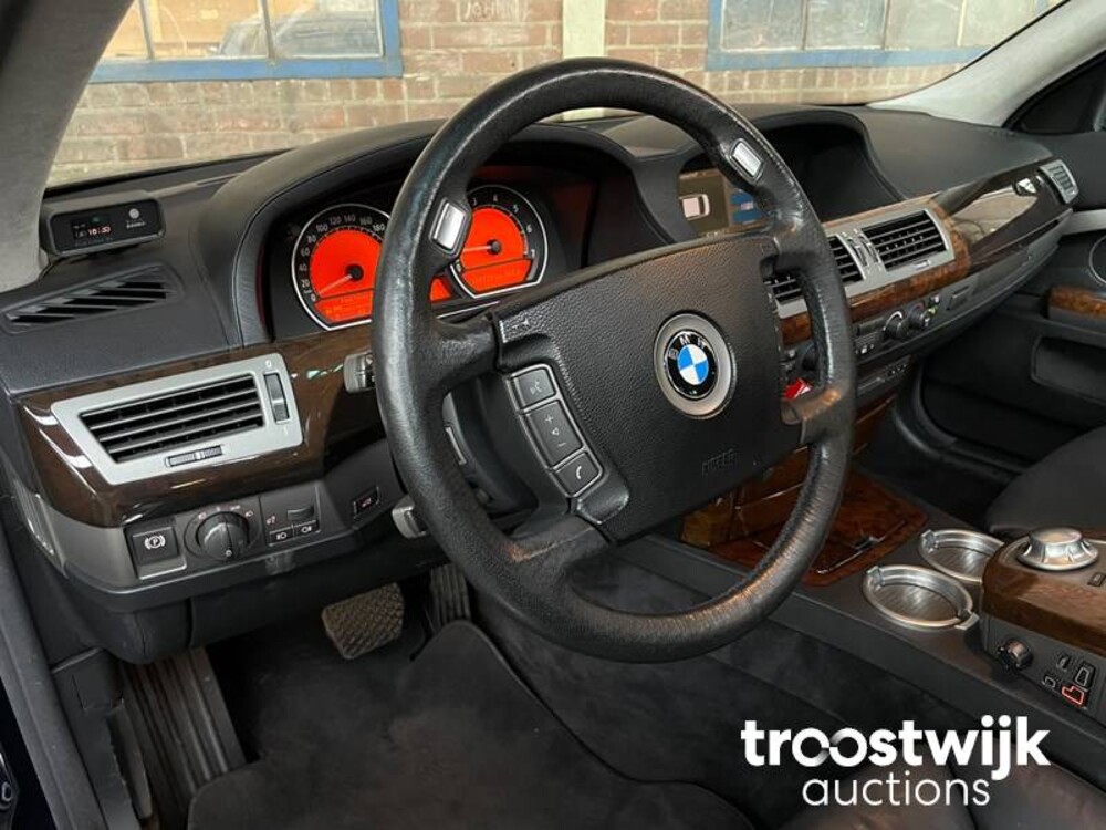 BMW 760Li E65 6.0 V12 445pk 2004 7-Serie
