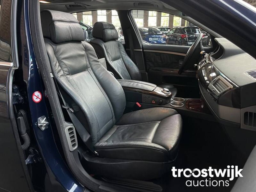 BMW 760Li E65 6.0 V12 445pk 2004 7-Serie