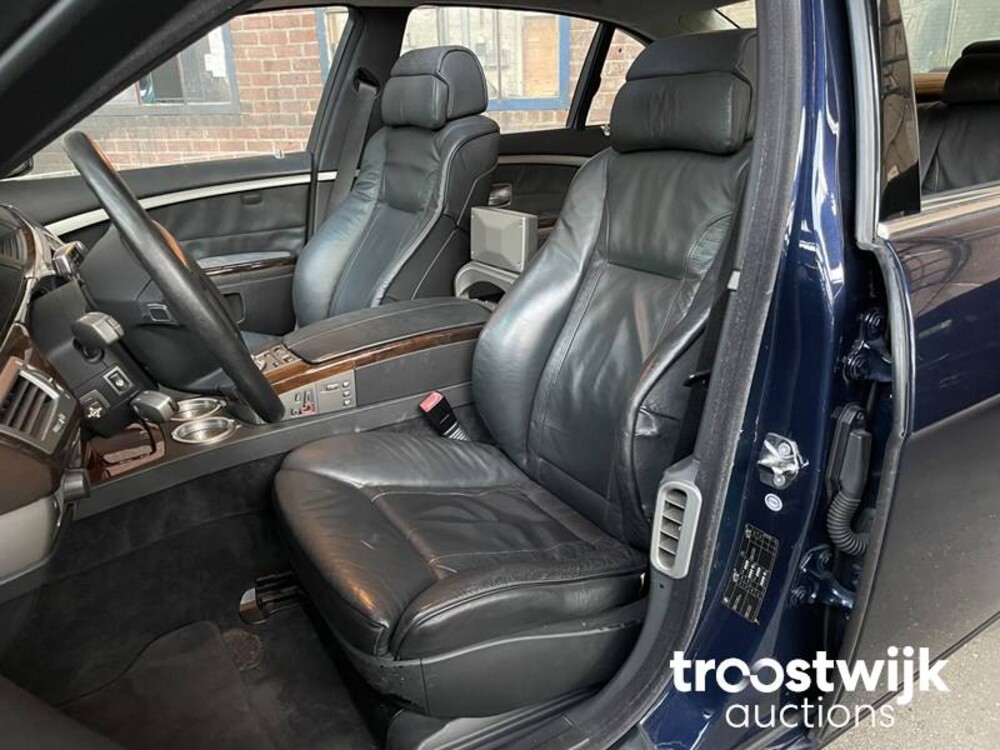 BMW 760Li E65 6.0 V12 445pk 2004 7-Serie