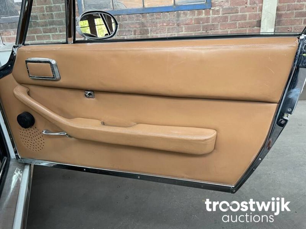 Jensen Interceptor III 7.2 330pk 1974, 54-YD-23