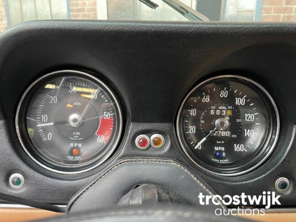 Jensen Interceptor III 7.2 330pk 1974, 54-YD-23