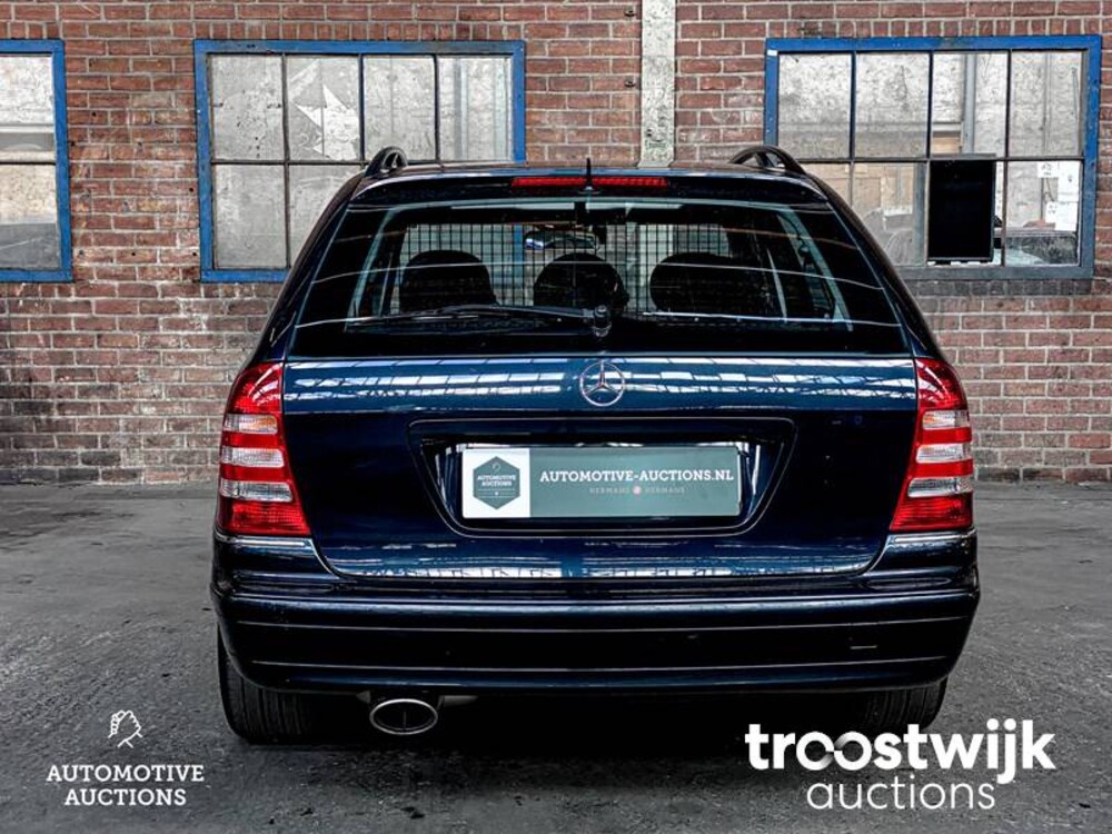 Mercedes-Benz Combi 200 K. Classic 163pk 2004, ZT-830-L