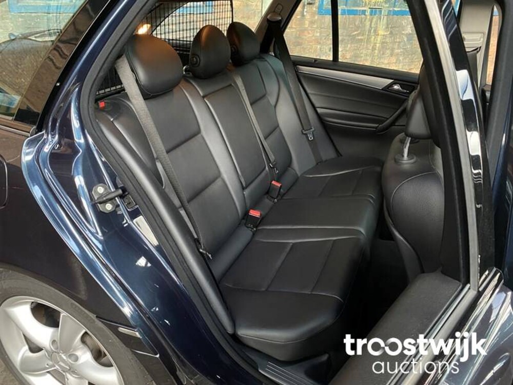 Mercedes-Benz Combi 200 K. Classic 163pk 2004, ZT-830-L