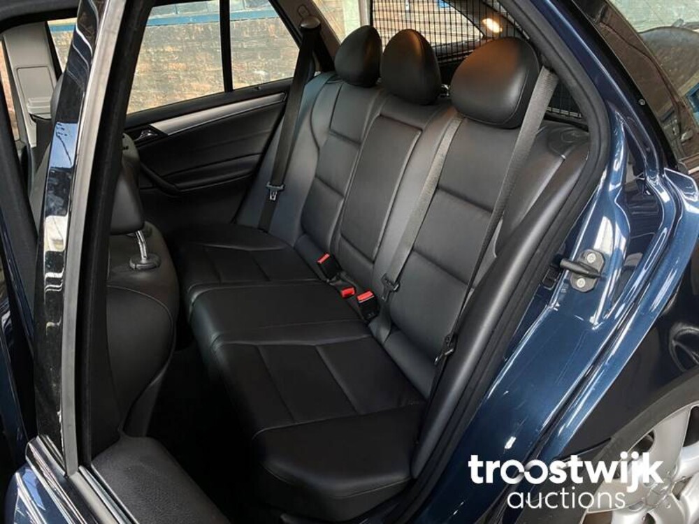 Mercedes-Benz Combi 200 K. Classic 163pk 2004, ZT-830-L