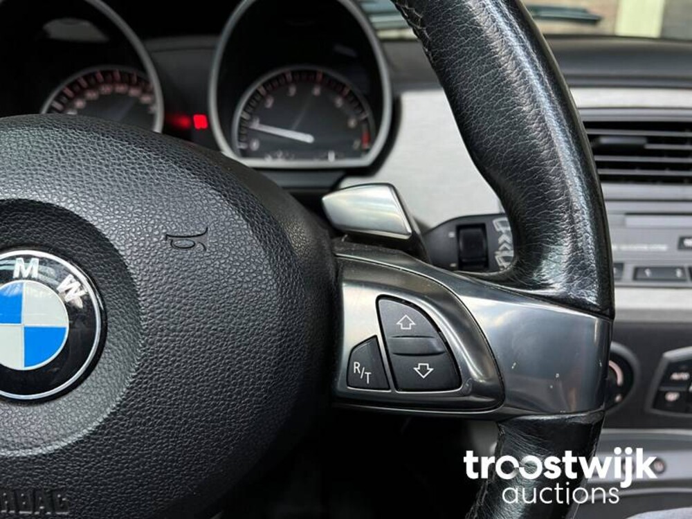 BMW Z4 Roadster 3.0i 231pk SMG 2004, T-904-HH -Youngtimer-