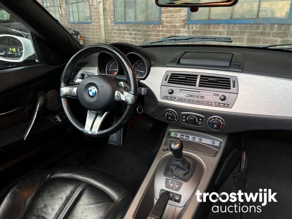 BMW Z4 Roadster 3.0i 231pk SMG 2004, T-904-HH -Youngtimer-