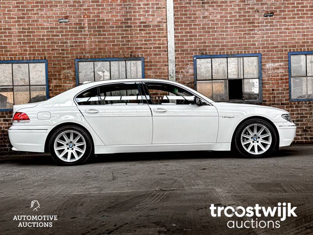 BMW 760Li E65 6.0 V12 445pk 2004