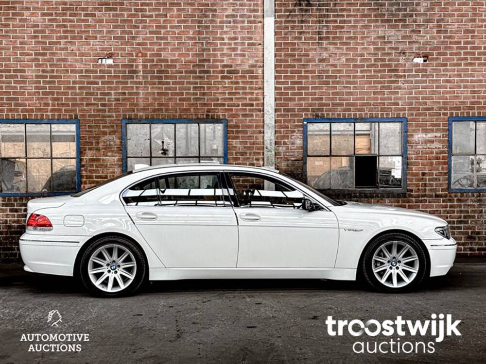 BMW 760Li E65 6.0 V12 445pk 2004