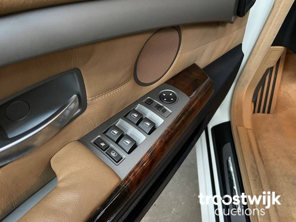 BMW 760Li E65 6.0 V12 445pk 2004
