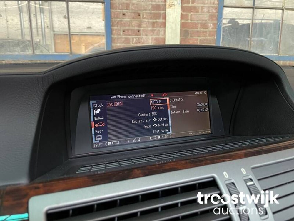 BMW 760Li E65 6.0 V12 445pk 2004