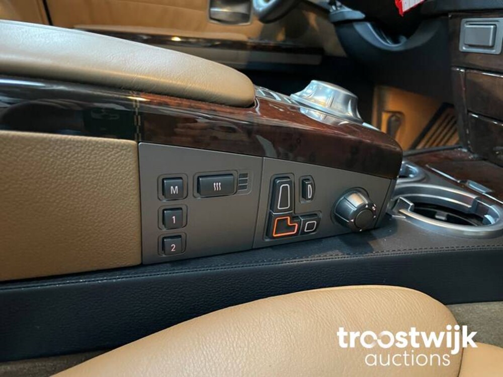 BMW 760Li E65 6.0 V12 445pk 2004