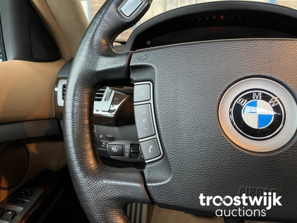 BMW 760Li E65 6.0 V12 445pk 2004