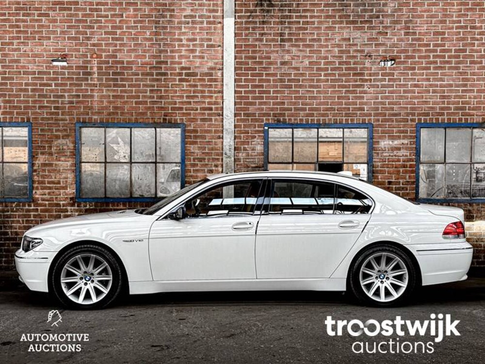 BMW 760Li E65 6.0 V12 445pk 2004