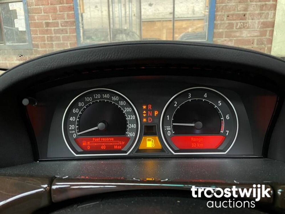 BMW 760Li E65 6.0 V12 445pk 2004