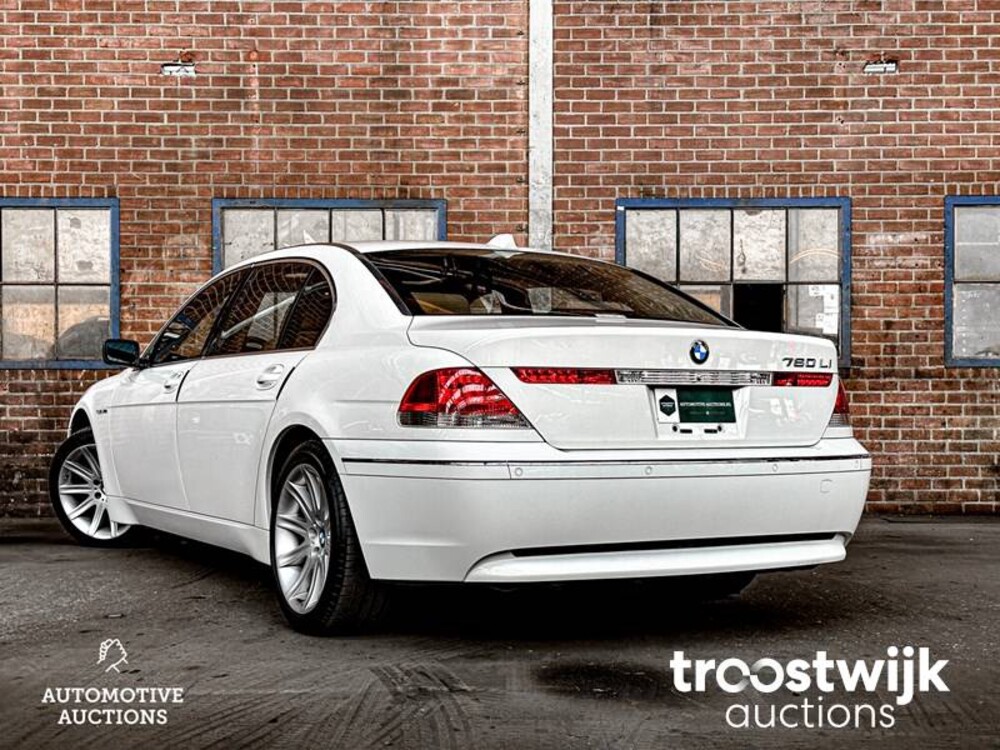 BMW 760Li E65 6.0 V12 445pk 2004